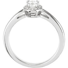 Charger l&#39;image dans la galerie, Bague de fiançailles de style halo en diamant 14K blanc 5/8 CTW

