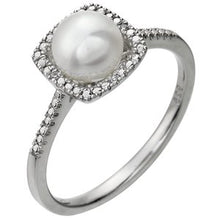 Charger l'image dans la galerie, Sterling Silver Freshwater Cultured Pearl &amp; .01 CTW Diamond Ring
