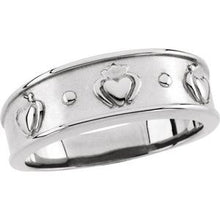 Load image into Gallery viewer, Sterling Silver 8.25 mm Claddagh Ring Size 11
