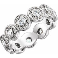 Charger l&#39;image dans la galerie, Bande d&#39;éternité de style halo diamant 14K blanc 3/4 CTW taille 5
