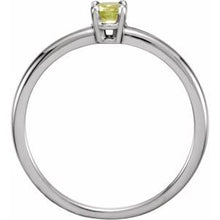 Charger l'image dans la galerie, Sterling Silver Imitation Peridot "August" Youth Birthstone Ring
