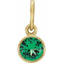 Charger l&#39;image dans la galerie, 14K Yellow 4 mm Round Imitation Emerald Birthstone Charm
