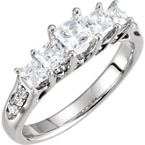 Bande d'anniversaire en diamant 14K blanc 7/8 CTW