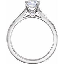Charger l&#39;image dans la galerie, Accented Engagement Ring or Band
