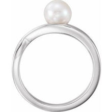Charger l'image dans la galerie, Sterling Silver Freshwater Cultured Pearl Solitaire Ring
