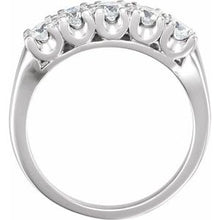 Charger l&#39;image dans la galerie, Accented Engagement Ring or Band 

