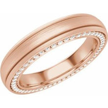 Charger l&#39;image dans la galerie, 14K Rose 4 mm 1/2 CTW Diamond Grooved Band avec finition satinée Taille 7
