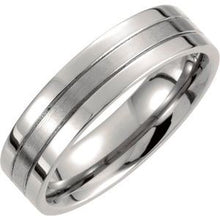 Load image into Gallery viewer, Titanium 6 mm Grooved Band Size 7
