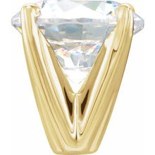 Charger l&#39;image dans la galerie, 14K Yellow 5.5 mm Round Cubic Zirconia Coined Setting

