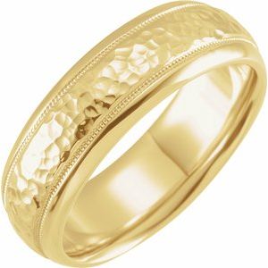 Bande demi-ronde jaune 18K 7 mm avec finition marteau et grain de grain 9