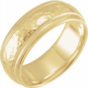 Bande demi-ronde 18K jaune 8 mm avec finition marteau et taille Milgrain 6,5
