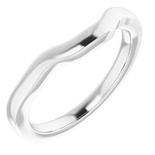 Charger l'image dans la galerie, Sterling Silver Band 7 x 5 mm Emerald Ring
