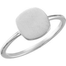 Charger l'image dans la galerie, Continuum Sterling Silver Cushion Engravable Ring
