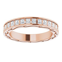 Charger l&#39;image dans la galerie, 14K Rose 1 CTW Diamond Square Eternity Band Taille 5
