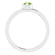 Charger l'image dans la galerie, Sterling Silver Imitation Peridot Ring
