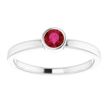 Charger l'image dans la galerie, Sterling Silver Imitation Ruby Ring
