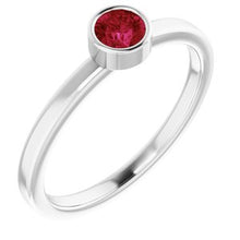Charger l'image dans la galerie, Sterling Silver Imitation Ruby Ring
