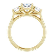 Charger l'image dans la galerie, 14K Jaune 9x7 mm ovale Forever One, bague de fiançailles Moissanite
