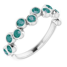 Charger l'image dans la galerie, Bague sertie de lunette Alexandrite en argent sterling
