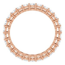 Charger l&#39;image dans la galerie, 14K Rose 1 1/2 CTW Diamond Eternity Band Taille 7,5
