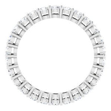 Charger l&#39;image dans la galerie, 14K White 1 1/2 CTW Diamond Eternity Band Taille 7,5
