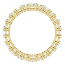 Charger l&#39;image dans la galerie, 14K Jaune 3/8 CTW Diamond Anniversary Band Taille 4,5
