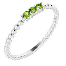 Charger l'image dans la galerie, Sterling Silver Peridot Beaded Ring
