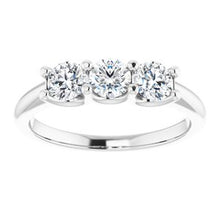 Charger l&#39;image dans la galerie, 14K blanc 4,1 mm rond 3/5 CTW diamant anniversaire bande
