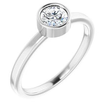 Charger l'image dans la galerie, Sterling Silver Imitation White Sapphire Ring
