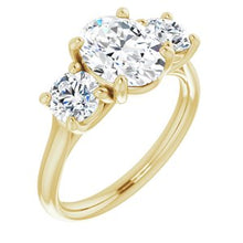 Charger l'image dans la galerie, 14K Jaune 9x7 mm ovale Forever One, bague de fiançailles Moissanite
