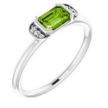 Charger l'image dans la galerie, Sterling Silver Peridot &amp; .02 CTW Diamond Stackable Ring
