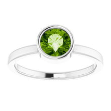 Charger l&#39;image dans la galerie, Sterling Silver Imitation Peridot Ring
