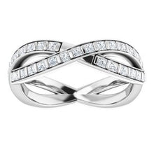 Charger l&#39;image dans la galerie, 14K Blanc 9/10 CTW Diamond Square Eternity Band Taille 6
