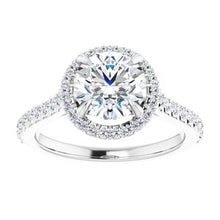 Charger l'image dans la galerie, Bague de fiançailles en platine 7,5 mm ronde Forever One, Moissanite et diamant 1/3 CTW
