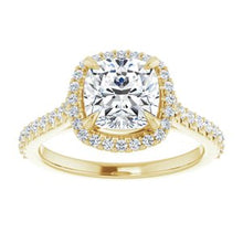 Charger l'image dans la galerie, 14K jaune 7 mm coussin Forever One, Moissanite &amp; 1/3 CTW diamant bague de fiançailles
