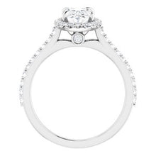 Charger l'image dans la galerie, Bague de fiançailles en platine 8x6 mm ovale Forever One ™ Moissanite et 1/3 CTW
