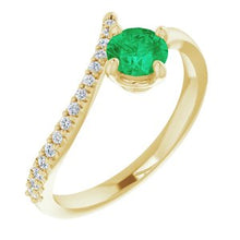 Charger l'image dans la galerie, Bague de dérivation en émeraude jaune 14K et diamant 1/10 CTW
