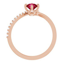 Charger l&#39;image dans la galerie, Bague de dérivation en rubis rose 14K et diamant 1/10 CTW
