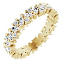 Charger l&#39;image dans la galerie, 14K Jaune 9/10 CTW Diamond Cluster Eternity Band Taille 5
