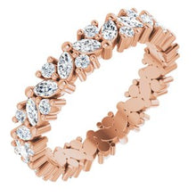 Charger l&#39;image dans la galerie, 14K Rose 9/10 CTW Diamond Cluster Eternity Band Taille 5.5
