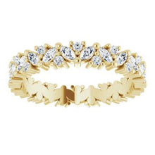 Charger l&#39;image dans la galerie, 14K Jaune 1 CTW Diamond Cluster Eternity Band Taille 7,5
