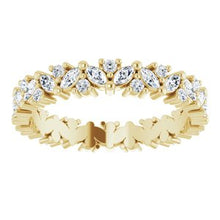 Charger l&#39;image dans la galerie, 14K Jaune 1 CTW Diamond Cluster Eternity Band Taille 8

