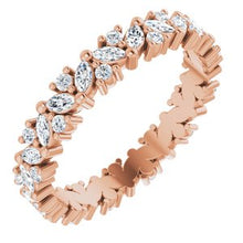 Charger l&#39;image dans la galerie, 14K Rose 1 CTW Diamond Cluster Eternity Band Taille 8
