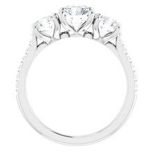 Charger l'image dans la galerie, Bague de fiançailles platine 6,5 mm ronde Forever One, Moissanite et diamant 1/6 CTW
