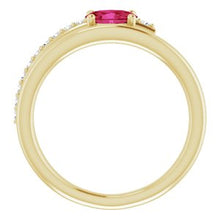 Charger l'image dans la galerie, Bague en rubis jaune 14K et diamant 1/8 CTW
