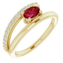 Charger l'image dans la galerie, Bague en rubis jaune 14K et diamant 1/8 CTW
