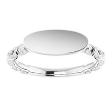 Charger l'image dans la galerie, Oval Signet Ring  
