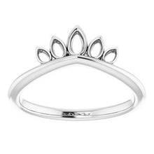 Load image into Gallery viewer, Marquise-Shaped Crown Ring 
