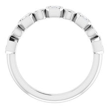 Charger l&#39;image dans la galerie, Jonc anniversaire platine 5/8 CTW Diamond
