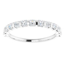 Charger l&#39;image dans la galerie, Jonc anniversaire platine 5/8 CTW Diamond
